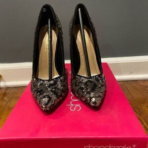 SHOEDAZZLE Treena sequin pumps in size 6